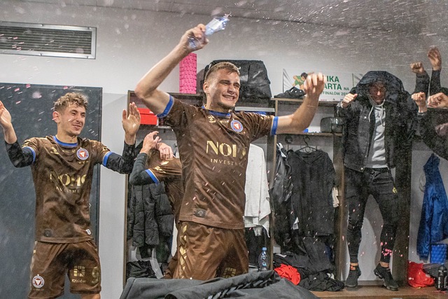 举世瞩目的 举世瞩目的